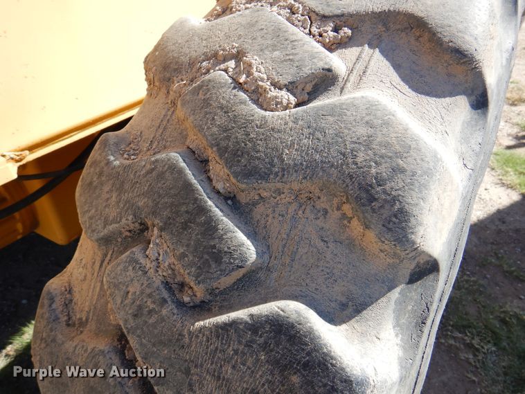 image for item DI5743 2002 John Deere 670C  motor grader