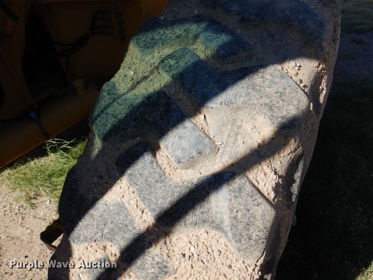 image for item DI5743 2002 John Deere 670C  motor grader