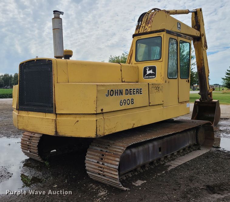 image for item DI6198 1980 John Deere 690B  excavator