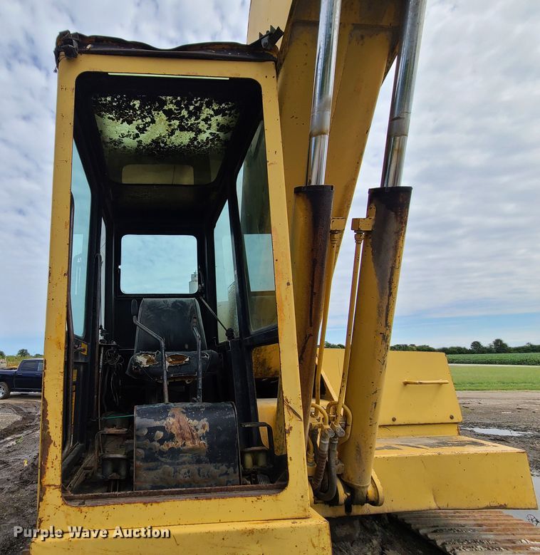 image for item DI6198 1980 John Deere 690B  excavator