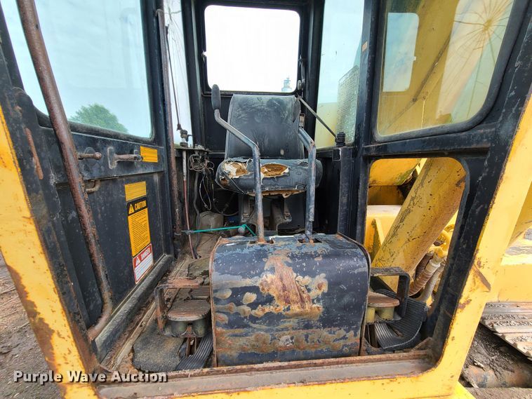 image for item DI6198 1980 John Deere 690B  excavator