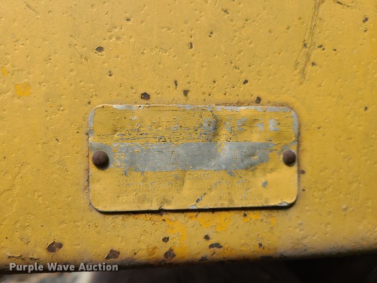 image for item DI6198 1980 John Deere 690B  excavator