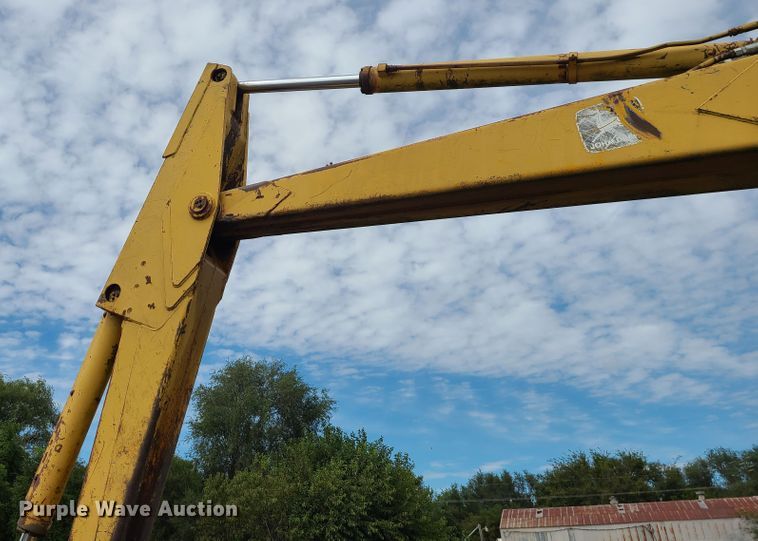 image for item DI6198 1980 John Deere 690B  excavator