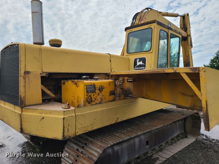 image for item DI6198 1980 John Deere 690B  excavator