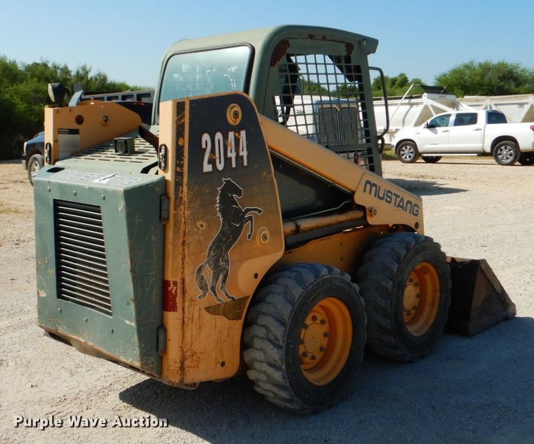 image for item DJ0788 2008 Mustang 2044  skid steer loader