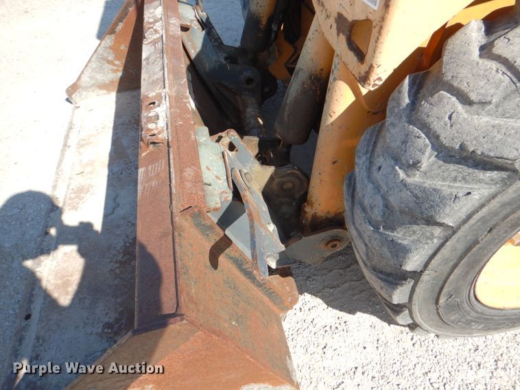 image for item DJ0788 2008 Mustang 2044  skid steer loader