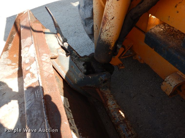 image for item DJ0788 2008 Mustang 2044  skid steer loader