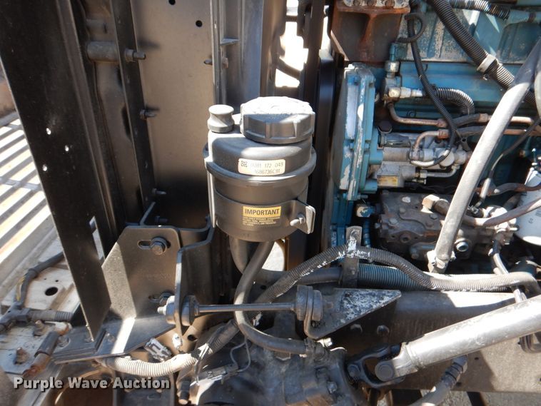 image for item DJ0789 1996 International 4700  seal coat truck