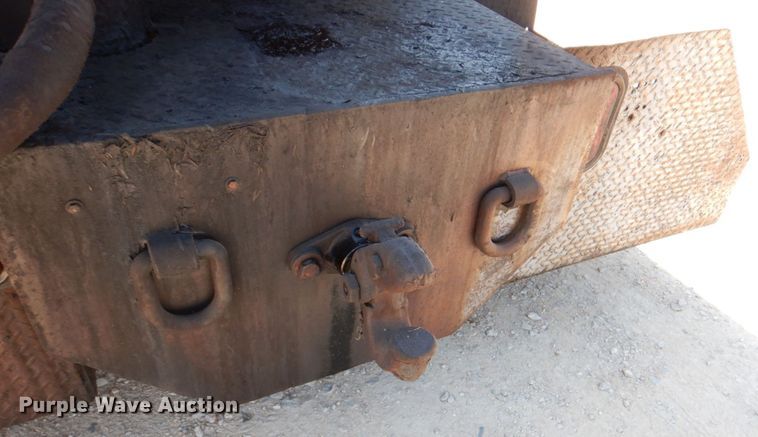 image for item DJ0789 1996 International 4700  seal coat truck