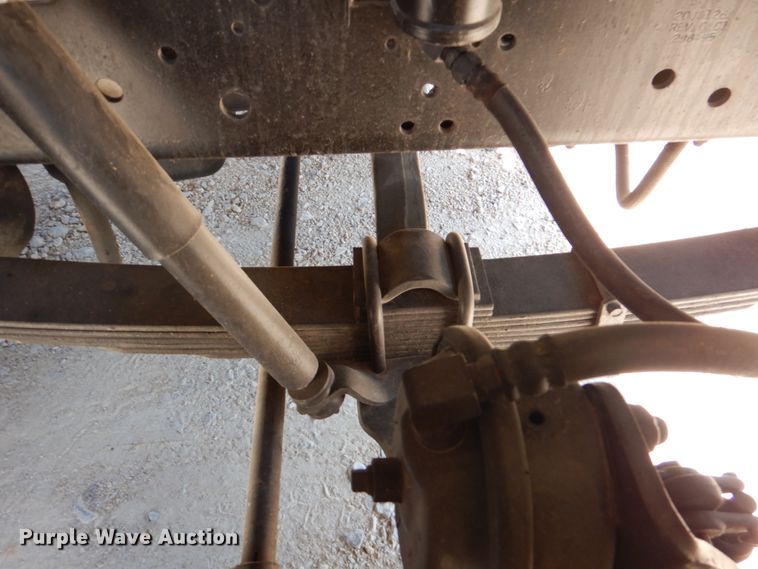 image for item DJ0789 1996 International 4700  seal coat truck