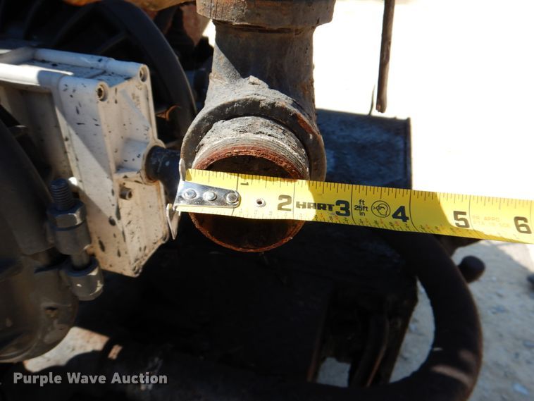 image for item DJ0789 1996 International 4700  seal coat truck