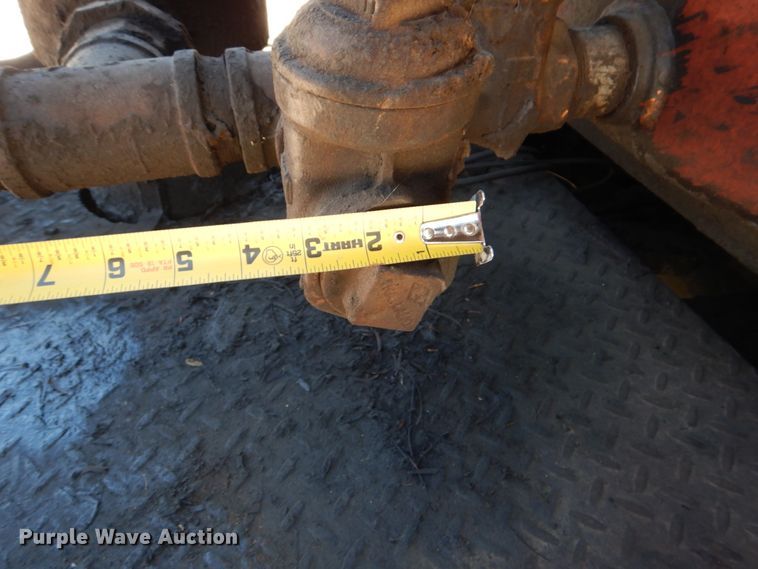 image for item DJ0789 1996 International 4700  seal coat truck