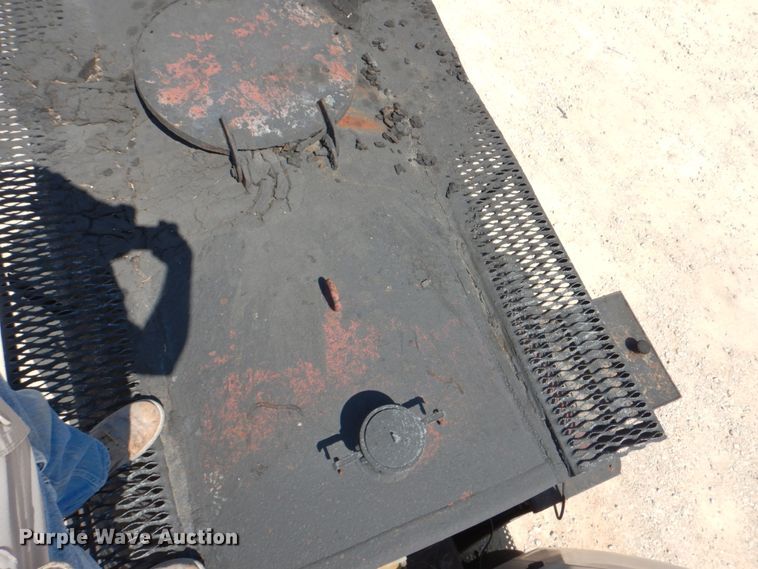 image for item DJ0789 1996 International 4700  seal coat truck