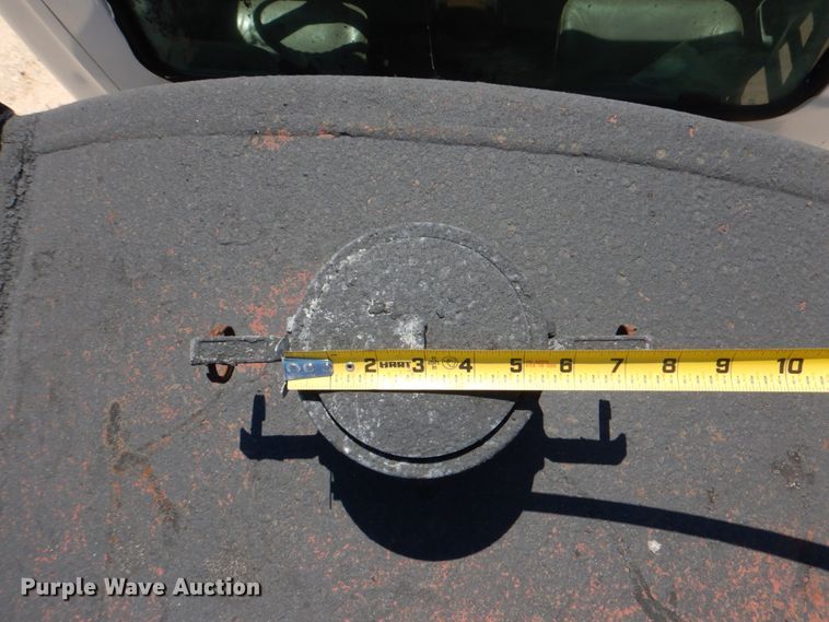 image for item DJ0789 1996 International 4700  seal coat truck