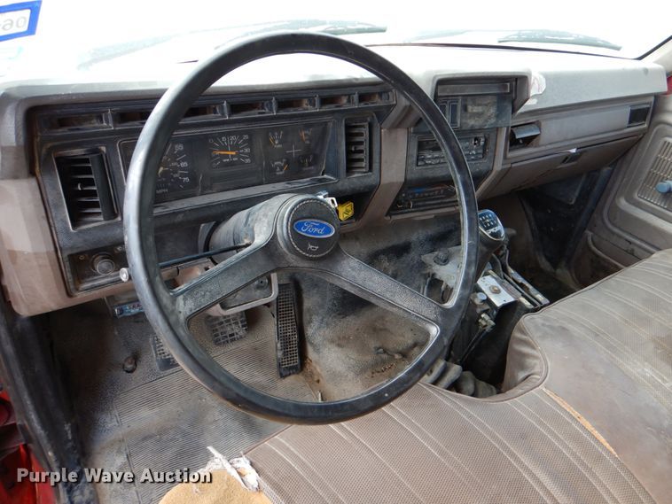 image for item DJ0792 1996 Ford F800  dump truck