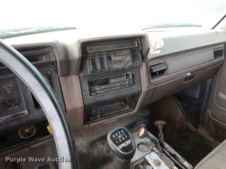 image for item DJ0792 1996 Ford F800  dump truck