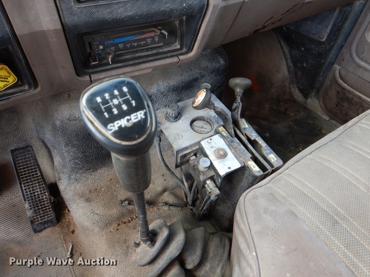 image for item DJ0792 1996 Ford F800  dump truck