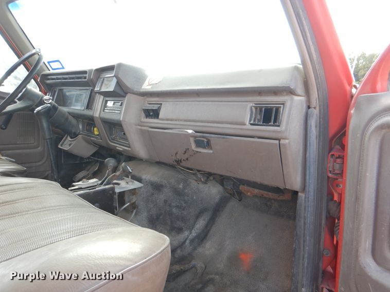 image for item DJ0792 1996 Ford F800  dump truck