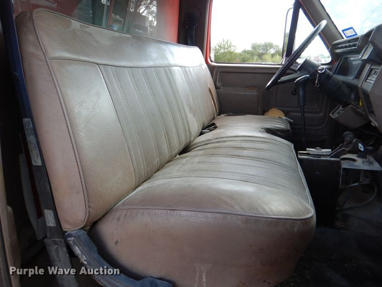 image for item DJ0792 1996 Ford F800  dump truck