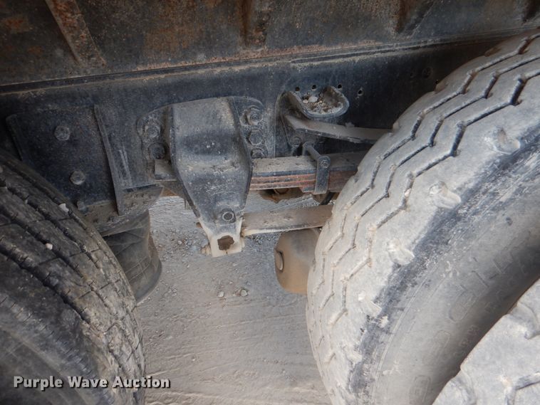 image for item DJ0792 1996 Ford F800  dump truck