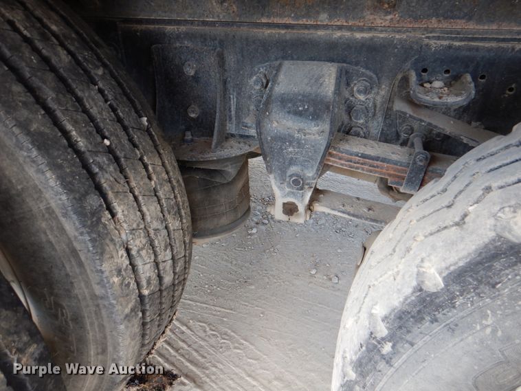 image for item DJ0792 1996 Ford F800  dump truck