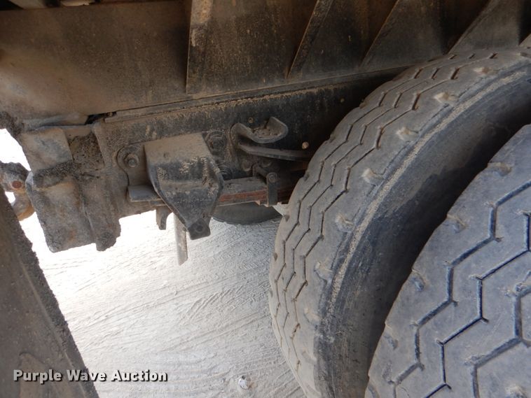 image for item DJ0792 1996 Ford F800  dump truck