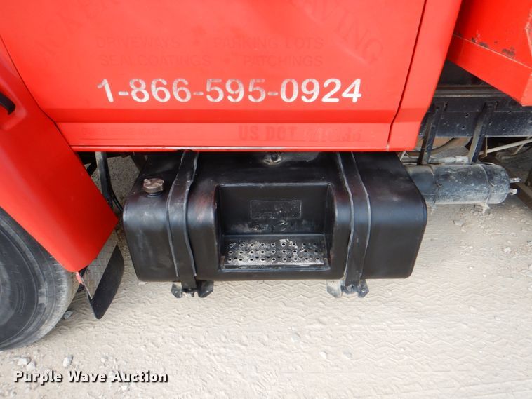 image for item DJ0792 1996 Ford F800  dump truck