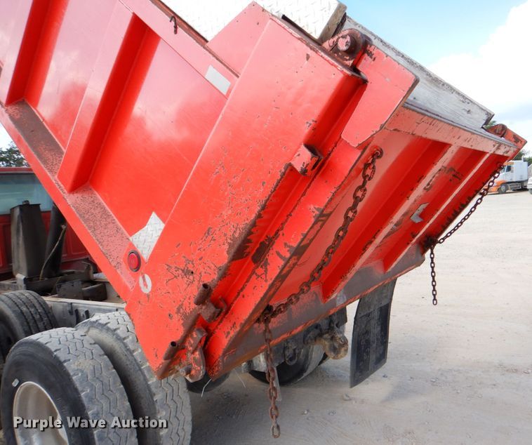 image for item DJ0792 1996 Ford F800  dump truck