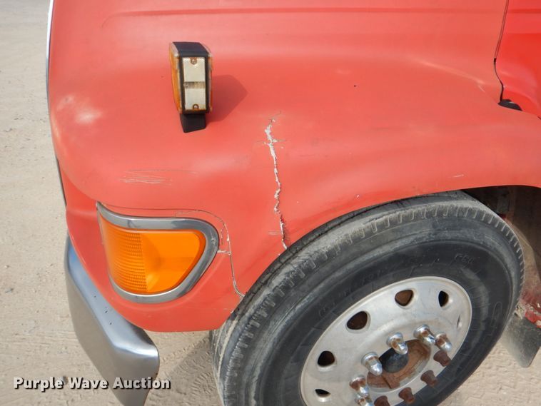 image for item DJ0792 1996 Ford F800  dump truck