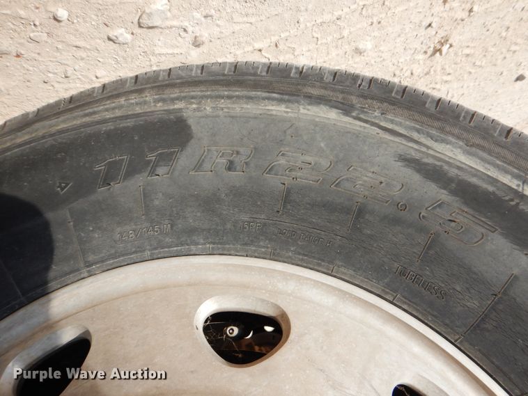 image for item DJ0792 1996 Ford F800  dump truck