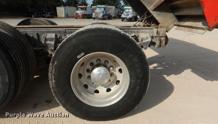 image for item DJ0792 1996 Ford F800  dump truck