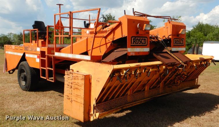 image for item DJ0795 1996 Rosco SPRHH  chip spreader