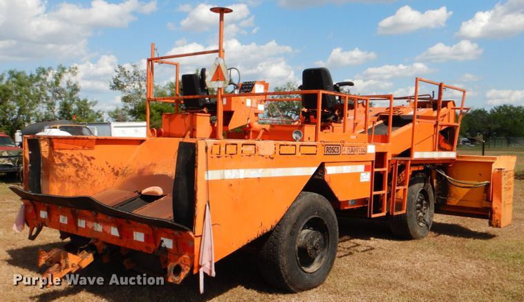 image for item DJ0795 1996 Rosco SPRHH  chip spreader