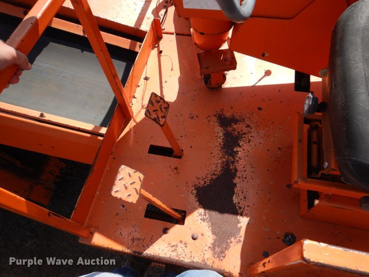 image for item DJ0795 1996 Rosco SPRHH  chip spreader