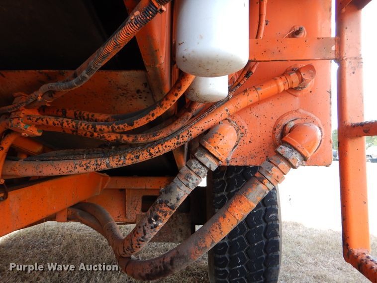 image for item DJ0795 1996 Rosco SPRHH  chip spreader