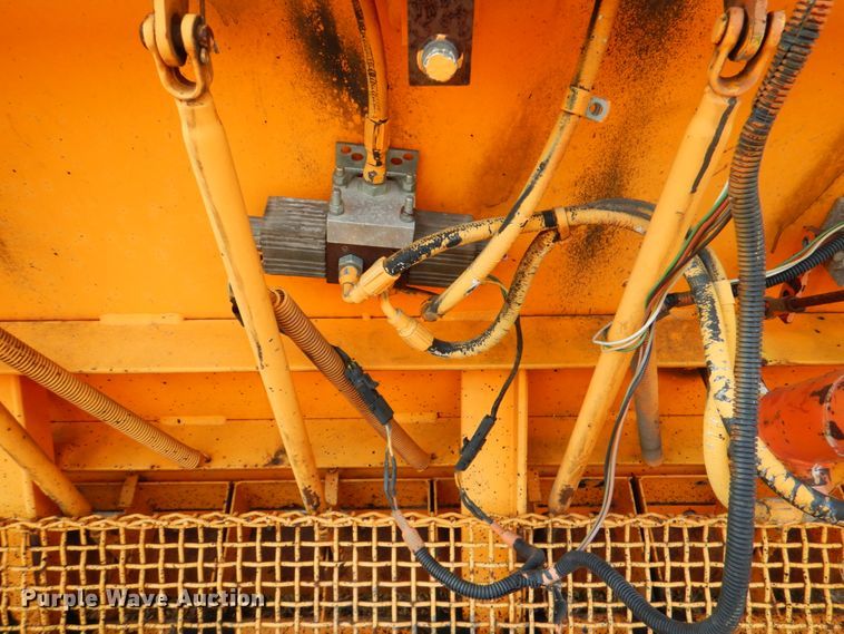 image for item DJ0795 1996 Rosco SPRHH  chip spreader