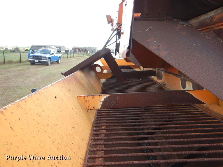 image for item DJ0795 1996 Rosco SPRHH  chip spreader