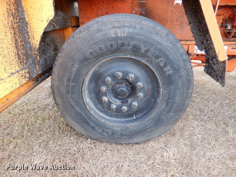 image for item DJ0795 1996 Rosco SPRHH  chip spreader