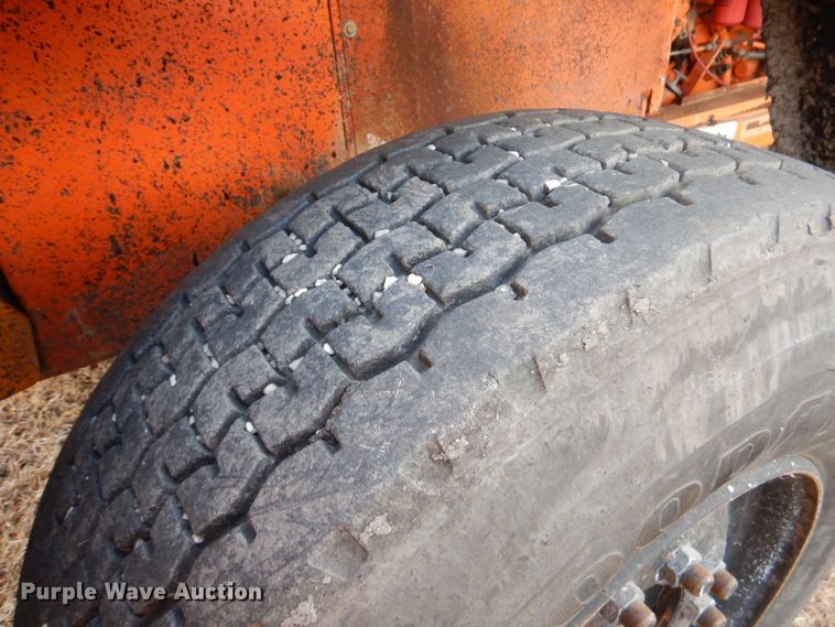 image for item DJ0795 1996 Rosco SPRHH  chip spreader