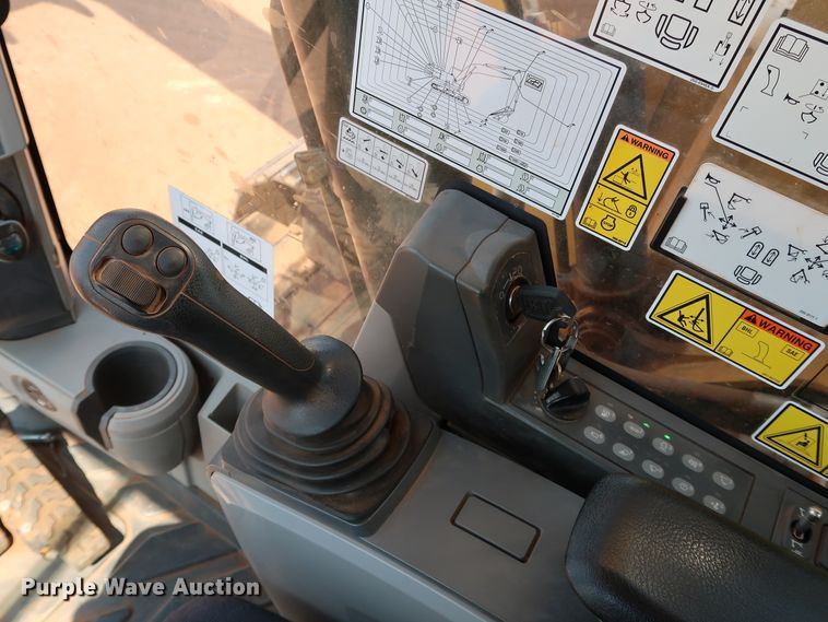 image for item DJ1946 2019 Caterpillar 325F L CR  excavator