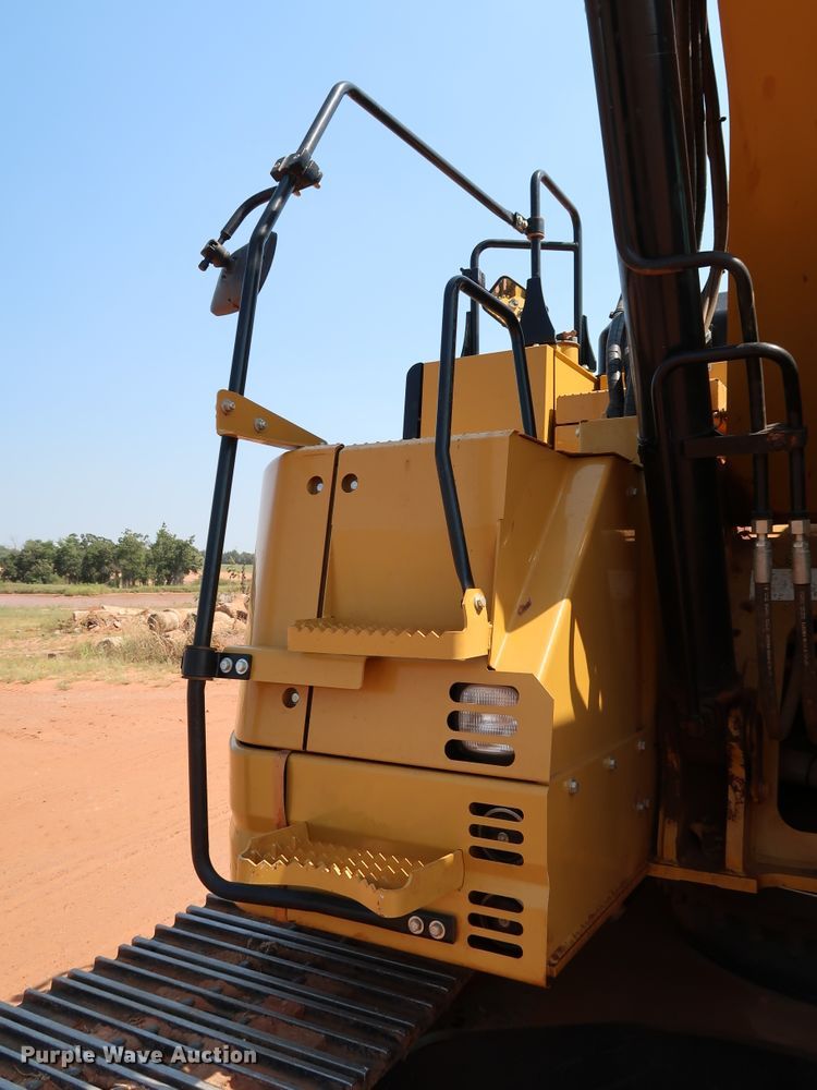 image for item DJ1946 2019 Caterpillar 325F L CR  excavator