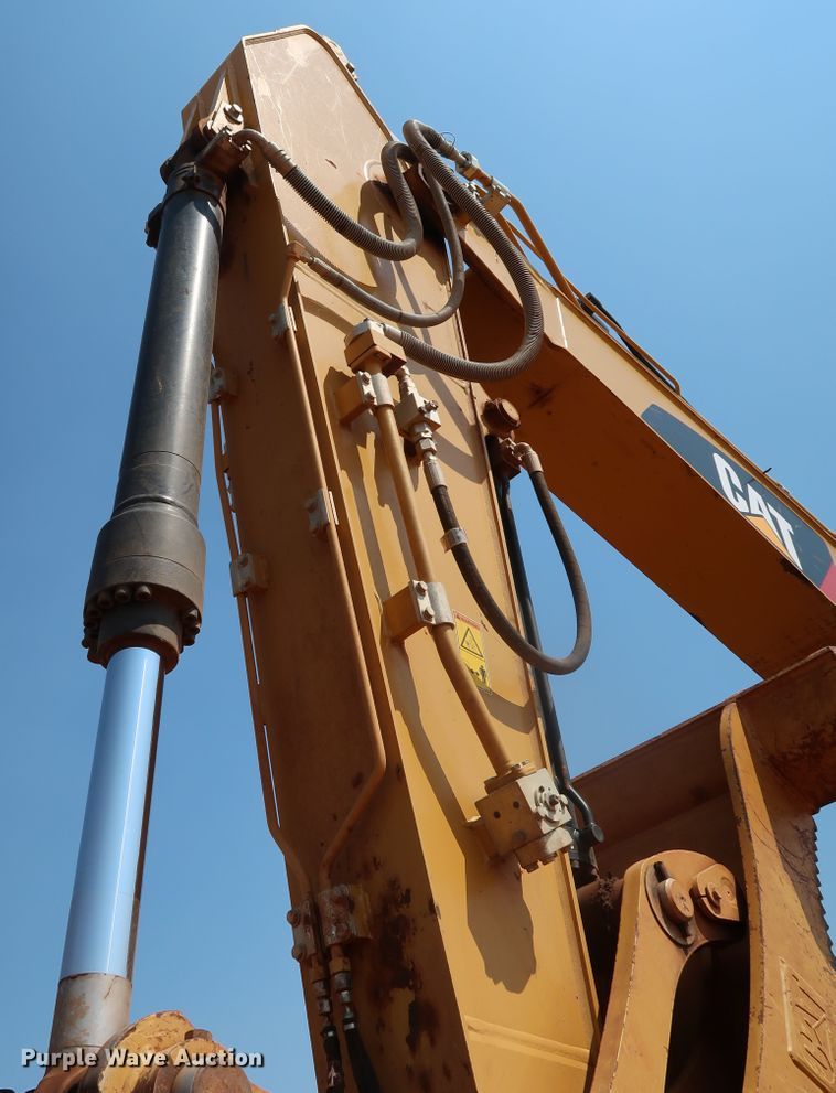 image for item DJ1946 2019 Caterpillar 325F L CR  excavator