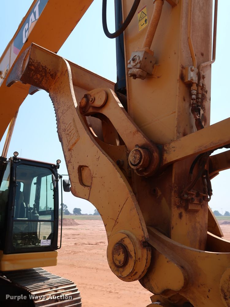 image for item DJ1946 2019 Caterpillar 325F L CR  excavator