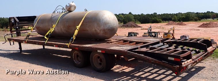 image for item DJ1948 2006 Elite Gooseneck Dovetail-30  equipment trailer