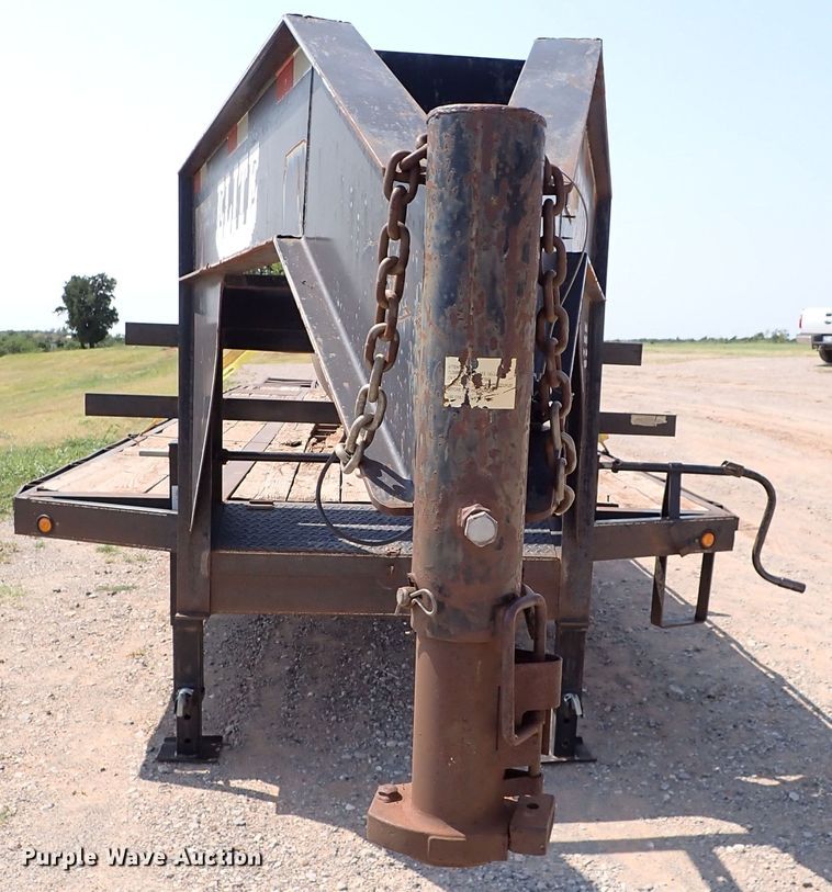 image for item DJ1948 2006 Elite Gooseneck Dovetail-30  equipment trailer