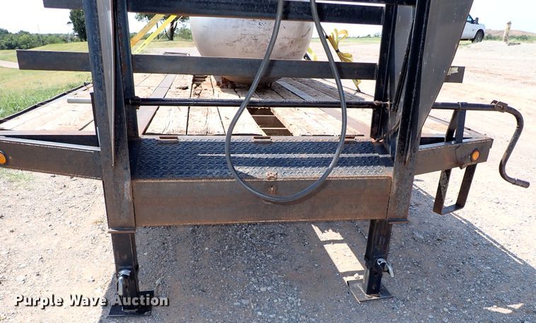 image for item DJ1948 2006 Elite Gooseneck Dovetail-30  equipment trailer