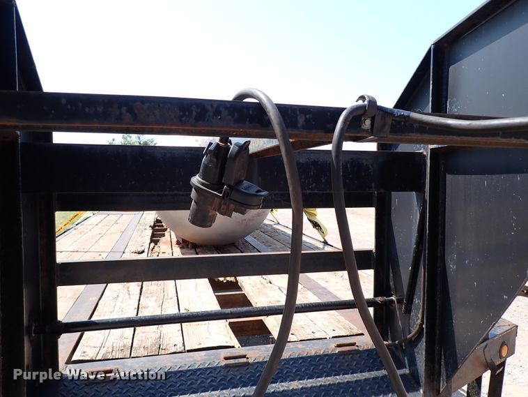 image for item DJ1948 2006 Elite Gooseneck Dovetail-30  equipment trailer