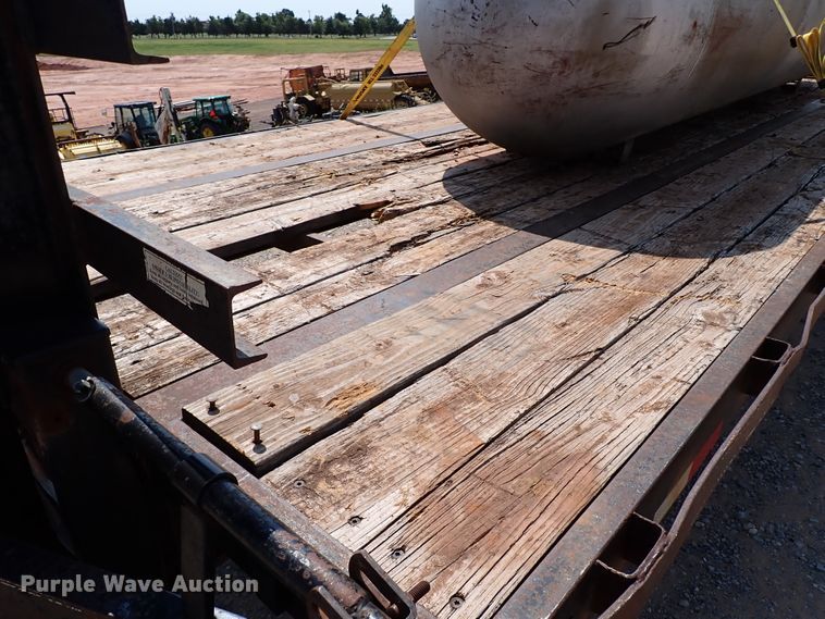 image for item DJ1948 2006 Elite Gooseneck Dovetail-30  equipment trailer