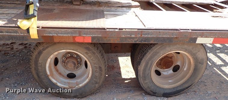 image for item DJ1948 2006 Elite Gooseneck Dovetail-30  equipment trailer