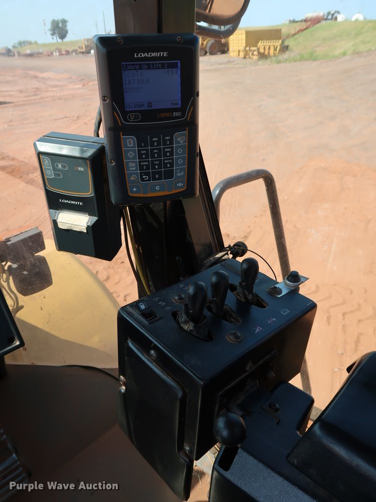 image for item DJ1949 2002 Caterpillar 962G  wheel loader